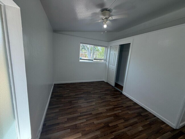 Building Photo - 10670 Minette Dr