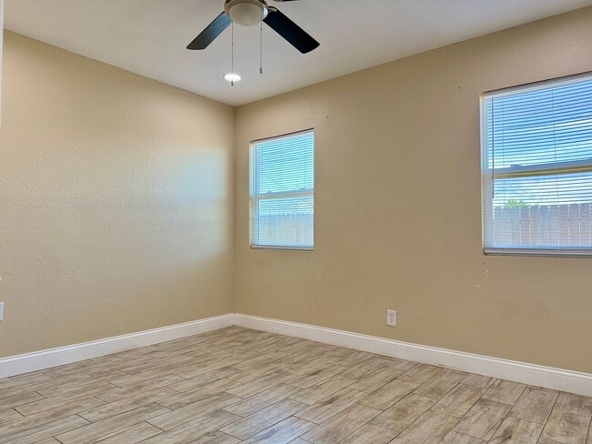 Building Photo - 609 Howard Dr