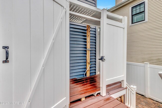 Building Photo - 393 E Virginia Ave