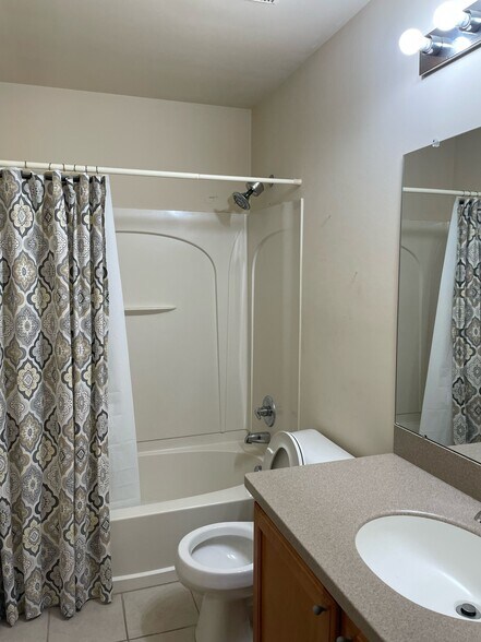 Building Photo - 23950 Noble Dr