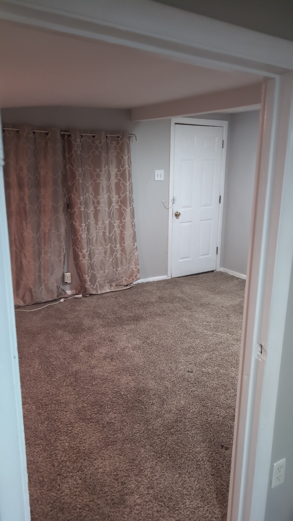 Building Photo - 304 N Western St