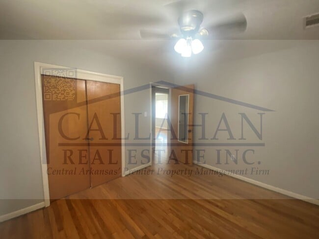 Building Photo - Park Hill 2 Bedroom