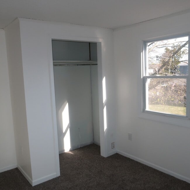 Building Photo - 54 Ballard St