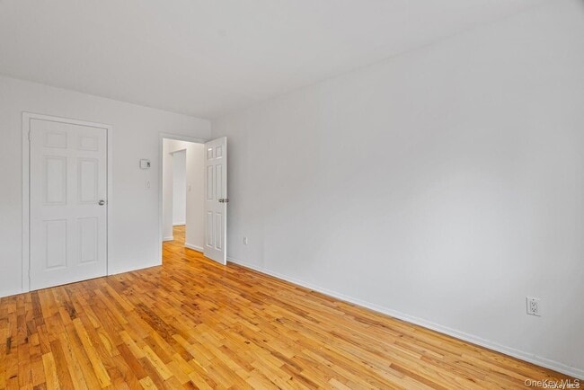 Building Photo - 155-09 Locke Ave