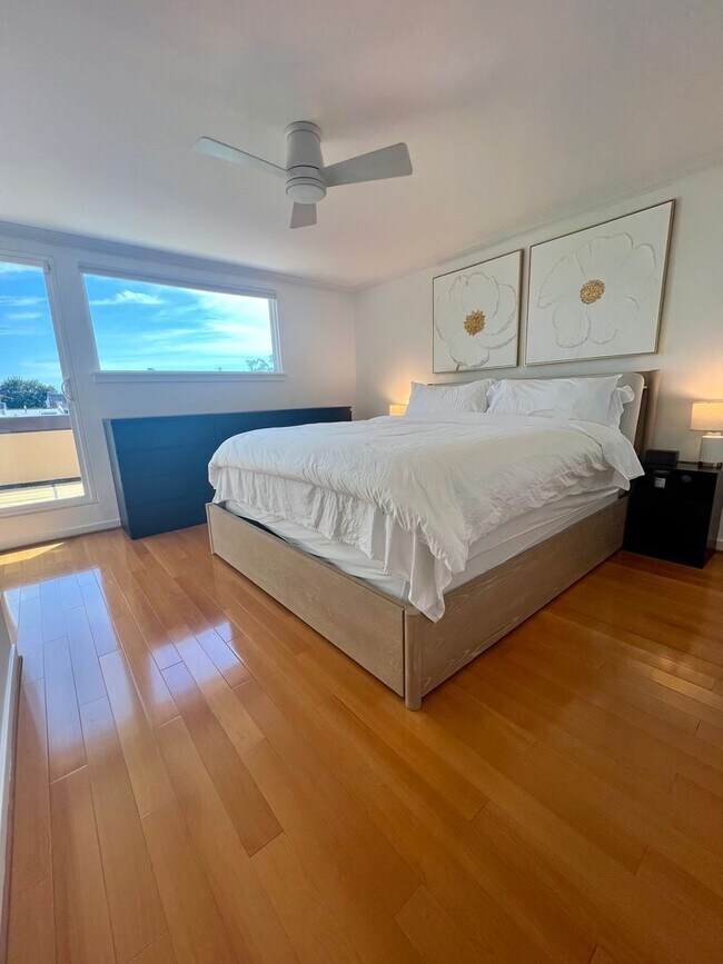 Building Photo - Luxurious 3-Bedroom Townhome in Fairmount!...