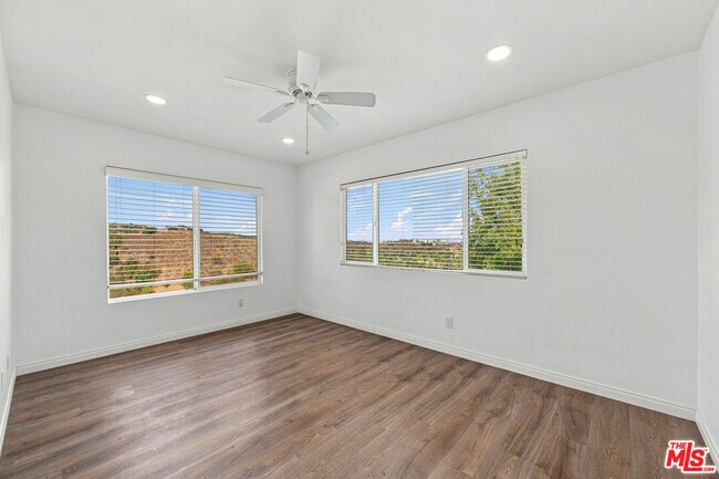 Building Photo - 4355 Chaumont Rd
