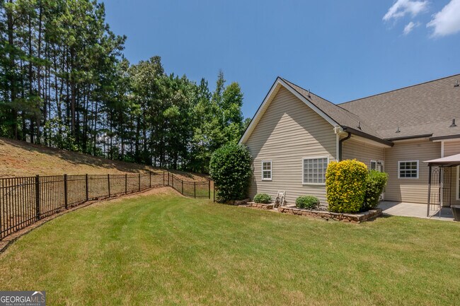 Building Photo - 120 Rosebay Ln