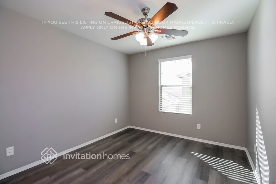 Building Photo - 5722 E Butte St