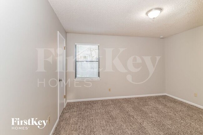 Building Photo - 3880 Winter Berry Rd