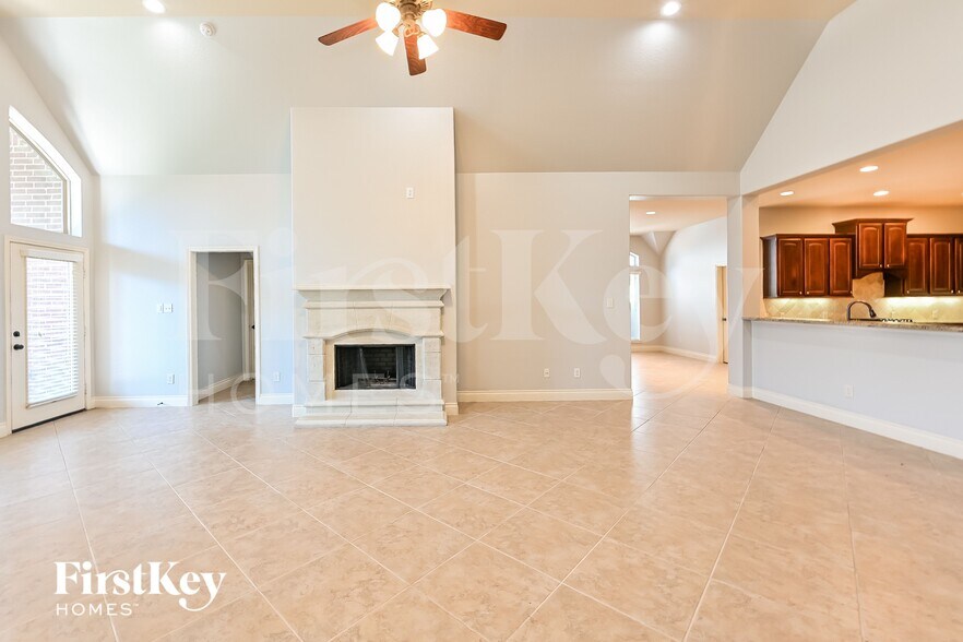 Building Photo - 18631 Minden Oaks Dr