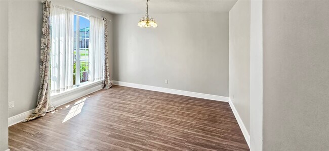 Building Photo - 4519 Regal Dr