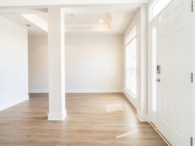 Building Photo - 6242 Jenks Dr