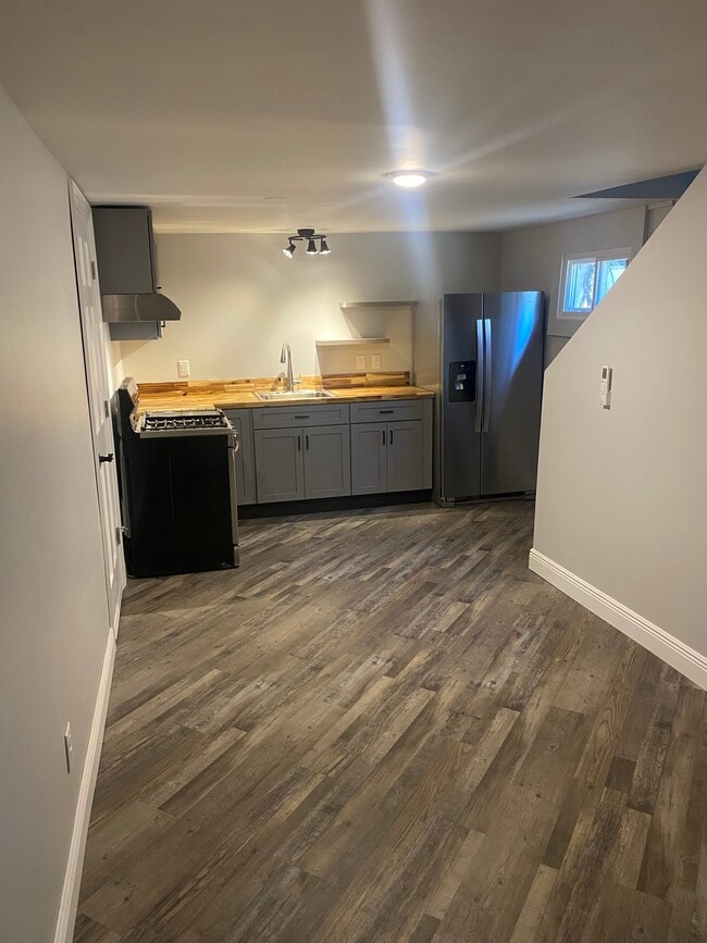 Building Photo - 186 N Lancaster St