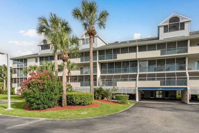 Building Photo - 5557 Sea Forest Dr
