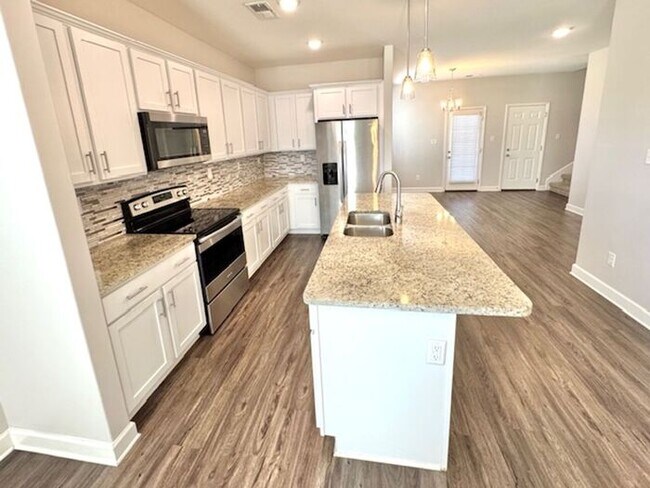 Building Photo - Now Leasing in Somerville- 4-Bedroom 3 Bat...