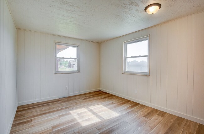 Building Photo - 505 Carnwise St SE