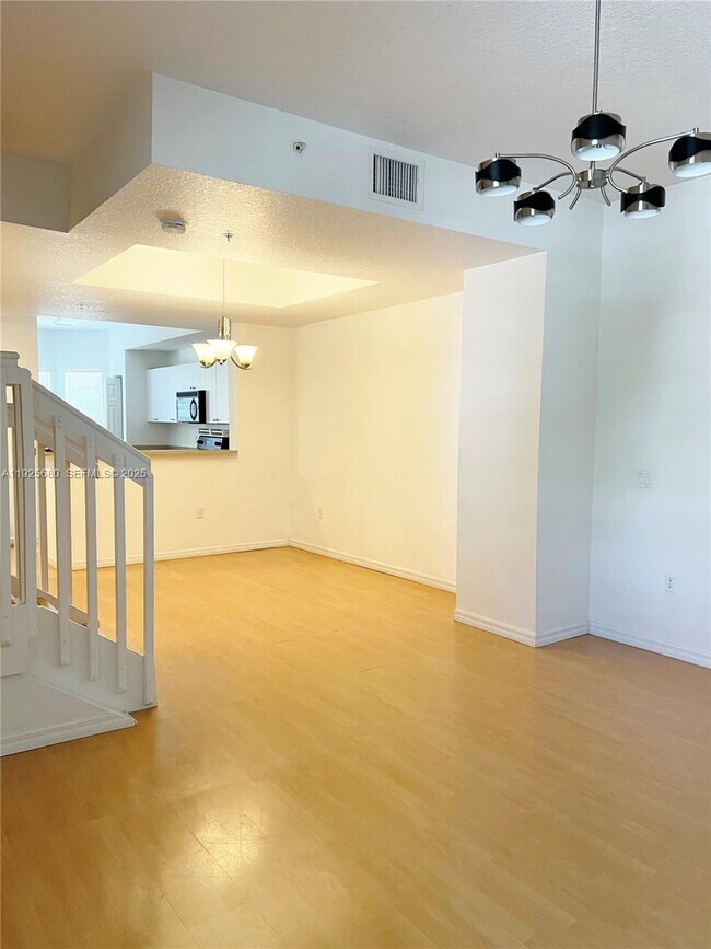 Building Photo - 8940 NE 8th Ave