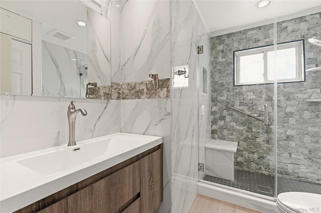 Building Photo - 24 Green Dr