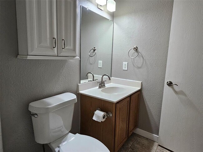 Building Photo - 3932 Haleys Way