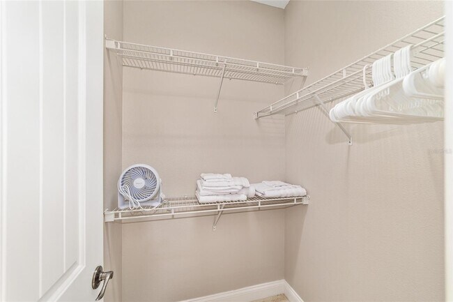 Building Photo - 1706 SW 27th St