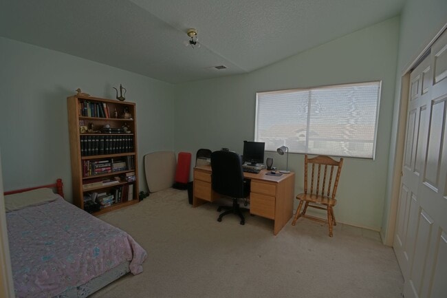 Building Photo - 4BD/3BA Available for Move In! Northeast H...