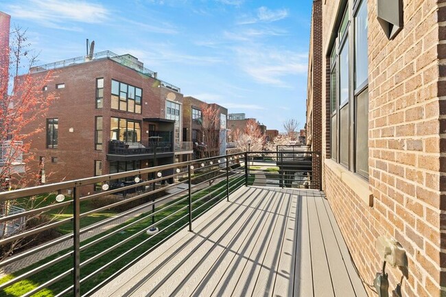 Building Photo - 297 Auden Ave