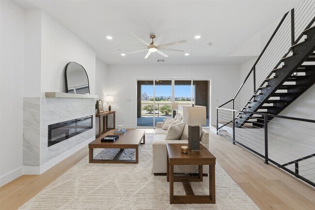 Building Photo - 408 Vista Buena Trl