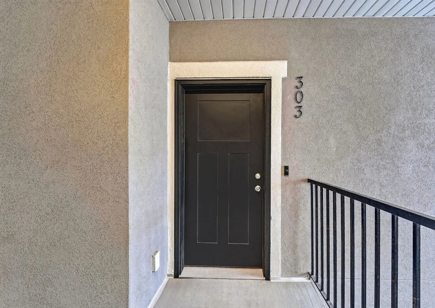 Building Photo - 1807 W Eaglewood Dr