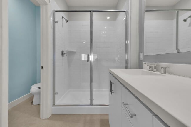 Building Photo - 945 E Mason Ln