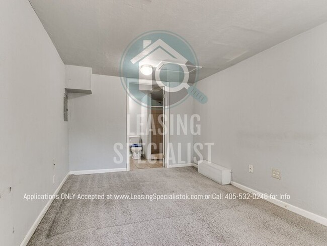 Building Photo - MOVE IN SPECIAL! Charming NW Oklahoma City...