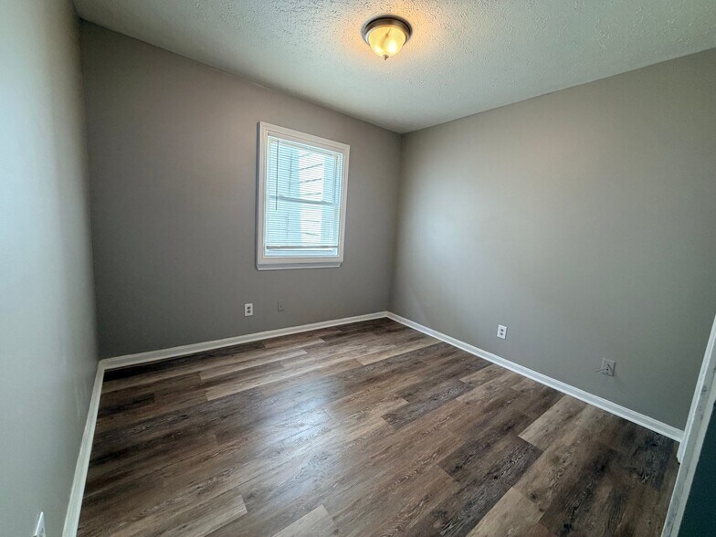 Building Photo - 1307 E Market St