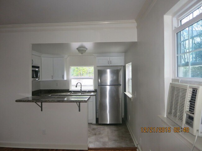 Building Photo - 4417 Chestnut St