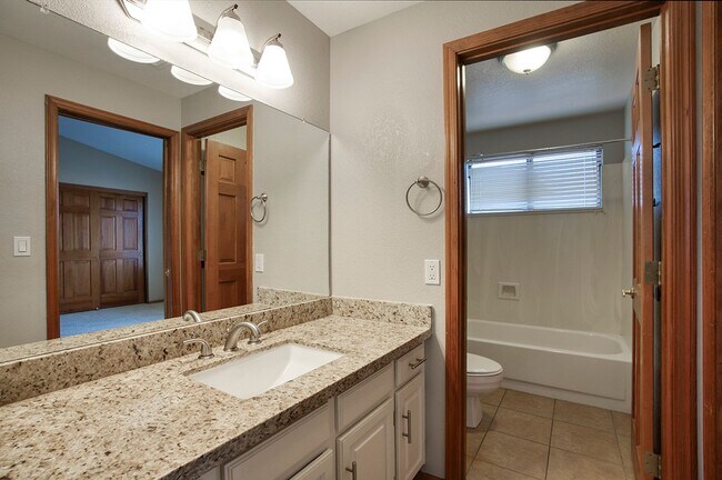 Building Photo - Spacious Tempe 4 bedroom