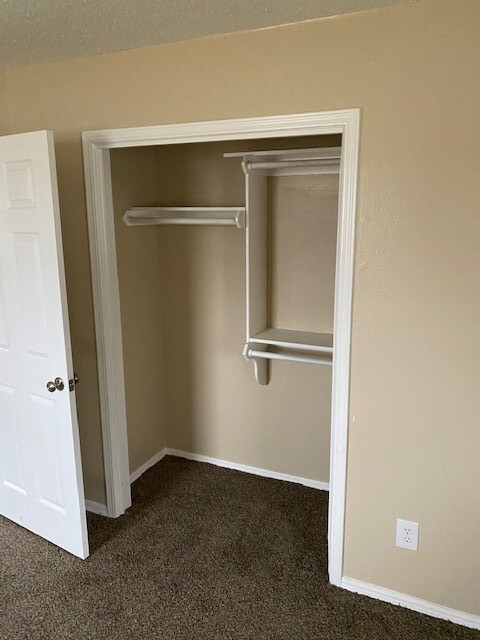 Building Photo - 204 Hardesty Dr
