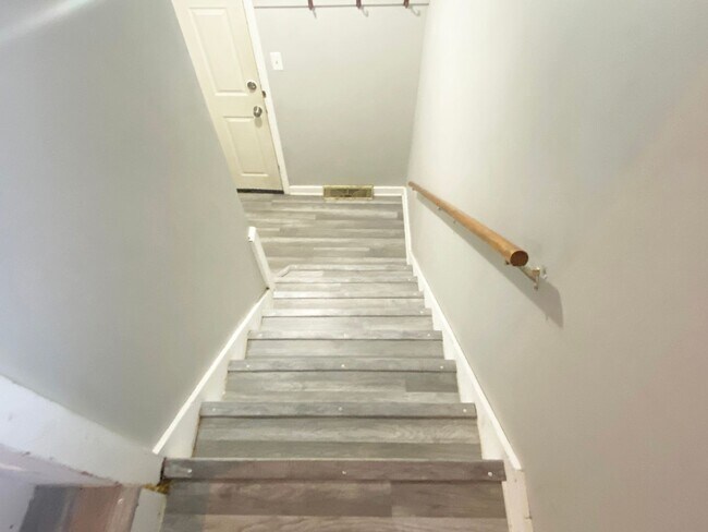 Building Photo - 1704 Merrill Ave