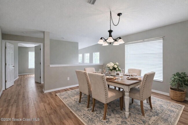 Building Photo - 812 Handsome Cab Ln