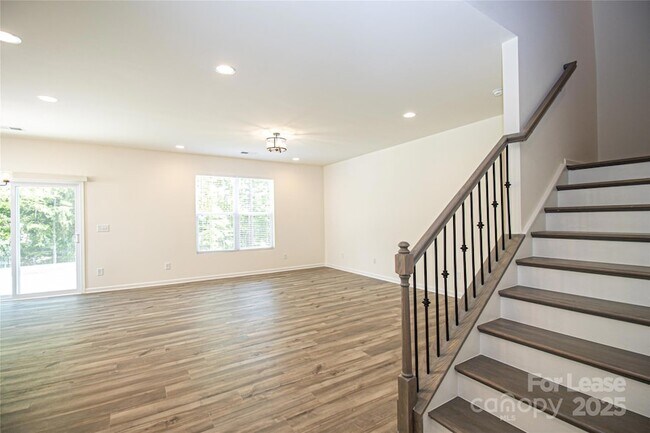 Building Photo - 3030 Falling Stone Cir