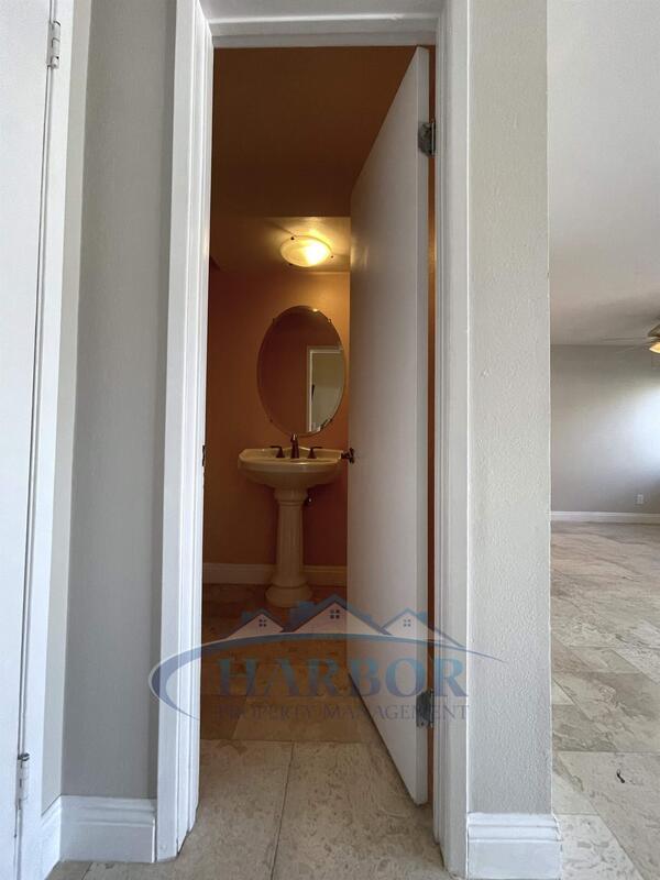 Building Photo - 356 Miraleste Dr