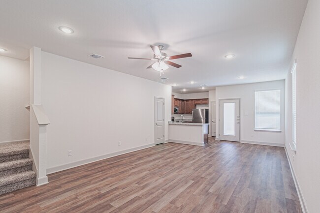 Building Photo - 7411 Gramercy Way