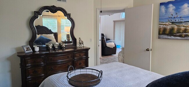 Building Photo - 1975 Westminster Cir