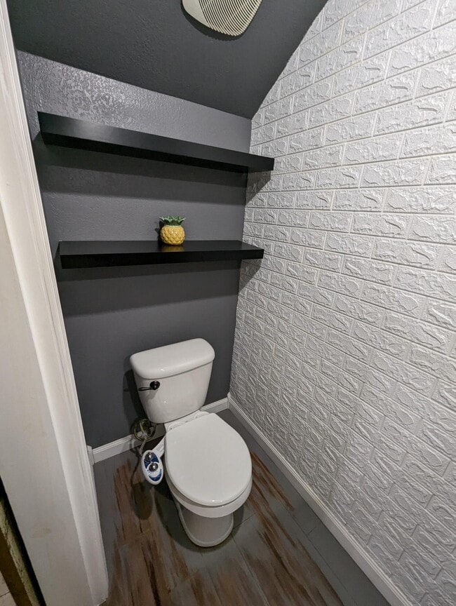 Building Photo - 3348 Lowery Dr
