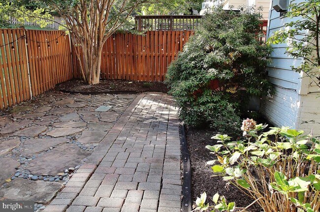 Building Photo - 3335 Wilton Crest Ct