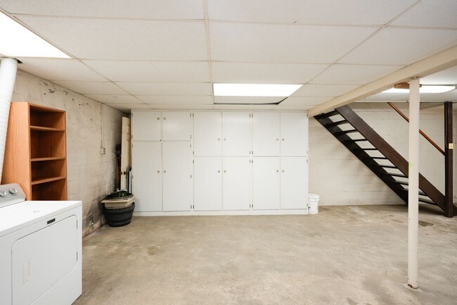 Building Photo - 1308 S Mt Joy St