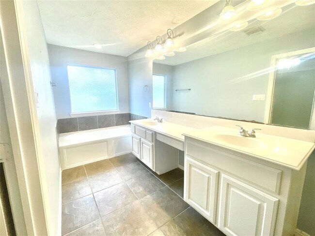 Building Photo - 1622 Cohn St