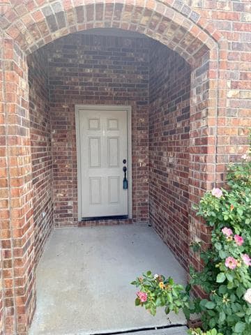 Building Photo - 204 Flower Ridge Dr