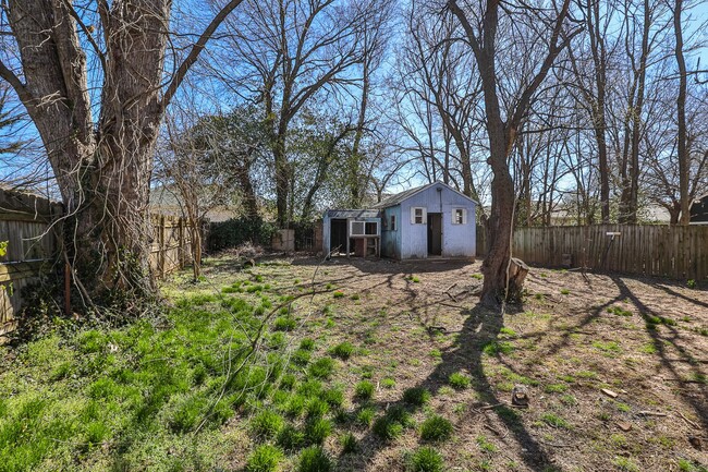 Building Photo - REMODELED 4 Bedroom | 1 Bathroom | 1400 sq...