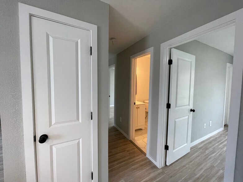 Building Photo - 1603 Benttree Dr