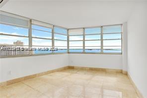 Building Photo - 905 Brickell Bay Dr