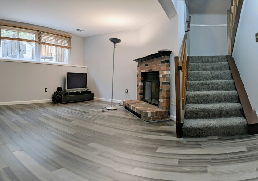 Building Photo - 5395 Harbor Court Dr