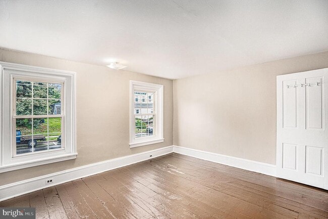 Building Photo - 363 Spring Mill Ave